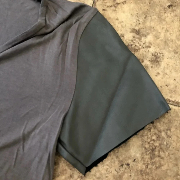 Women's Short Sleeve BCBGeneration T-Shirt - Sz. S - Picture 2 of 3